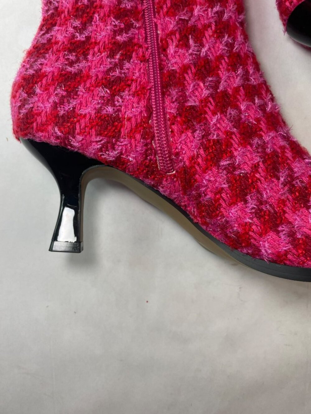Betsey Johnson Louisa Fuchsia Checkered Knit Boots Pointed Toe Size 10 $129 NWT - Picture 3 of 10